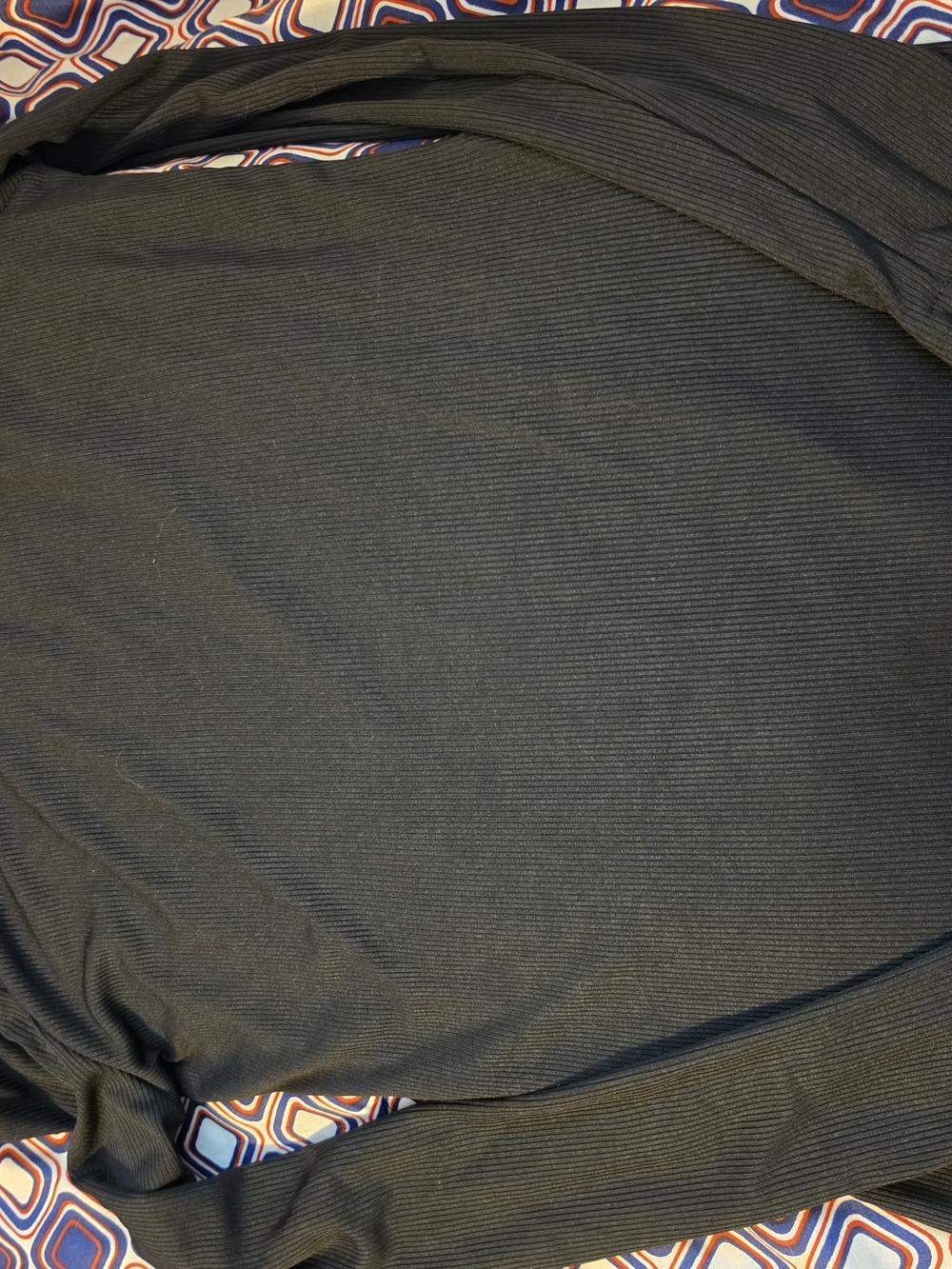 SHEIN Black Off-Shoulder Long Sleeve Crop Top - Picture 2 of 13